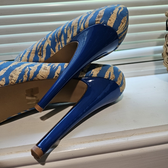 Qupid Sz 10 Blue & Cork Color Platform Heels - Picture 4 of 9